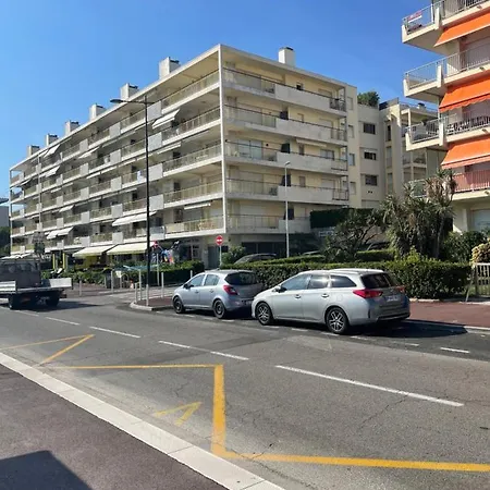 Cozy On The Antibes
